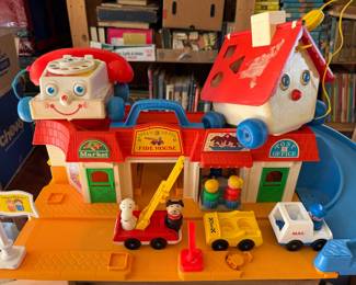 Fisher-Price Little People Main Street #2500 Playset