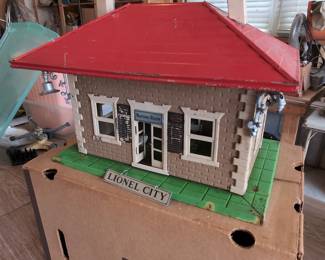 Lionel No. 134 Waiting Room Station Building