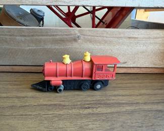 Vintage DX Red Diamond #325 Toy Train Engine