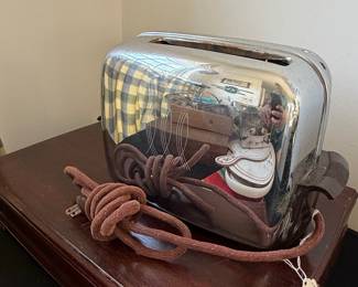 Vintage Toastmaster 1B14 Chrome Electric Toaster