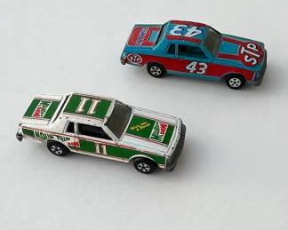 ERTL NASCAR Legends 2-Car Set: #43 Richard Petty & #11 Darrell Waltrip