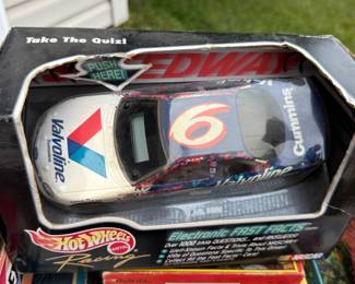 Hot Wheels Racing Electronic Fast Facts NASCAR Race Car #6 Valvoline