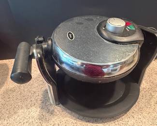 Oster Flip Belgian Waffle Maker