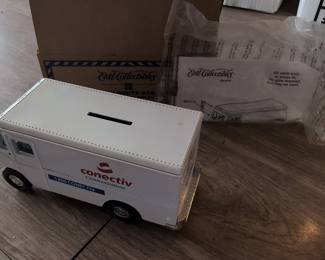 Ertl Collectibles "Connectiv Communications" Route Star Van Coin Bank