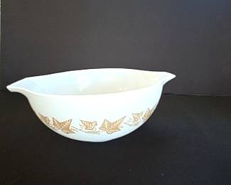 Vintage Pyrex Sandalwood Ivy Cinderella Mixing Bowl