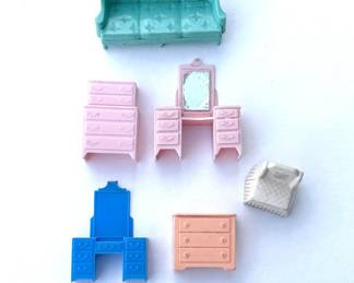 Vintage Micro-Miniature Mid-Century Plastic Dollhouse Furniture (6-Piece Lot)