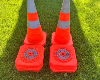 Collapsible, lighted traffic cones