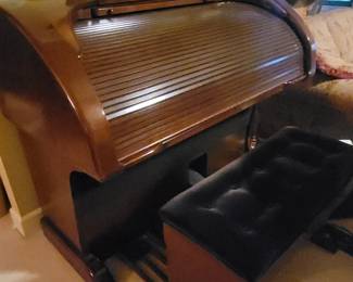 Lowery Royale Organ