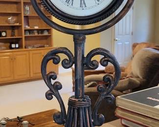 Stand clock