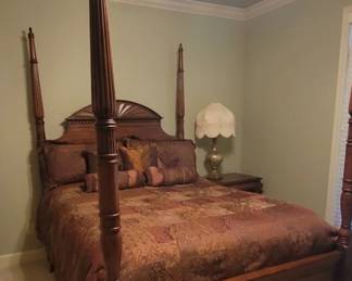 Beautiful queen size bed