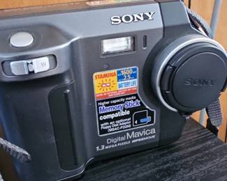 Sony Mavica MVC-FD85 Digital Still Camera