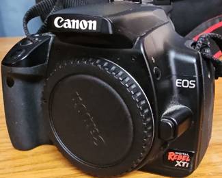 Canon EOS Rebel XTi DSLR Camera with 18-55mm Lens