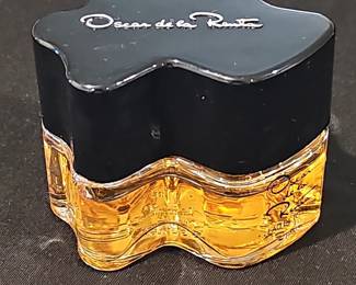 Oscar de la Renta "Oscar" Eau de Toilette