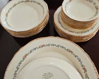 Ridgways "Pattern 302" Dinnerware Set