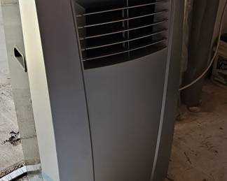 LG Portable Air Conditioner LP105NR