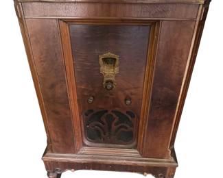 Antique Majestic Radio 