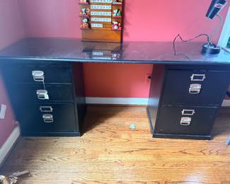 Desk - don’t miss out on this Highend 