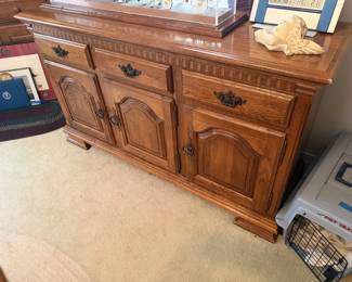 Buffett 56x18x32 $195