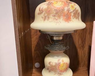Beautiful Vintage Quoizel Burmese lamp with extra top shade...just in case! Gorgeous and works beautifully!