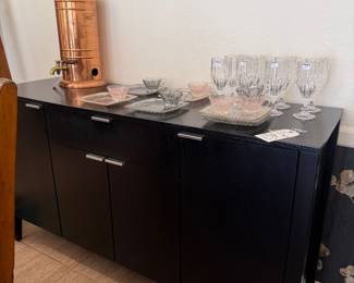 Black buffet 