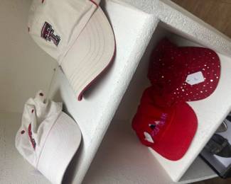 Caps