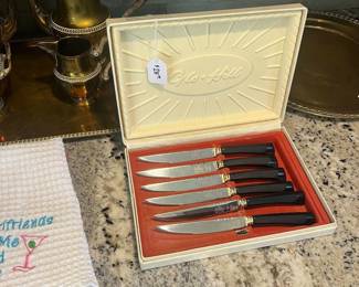 Set of knives