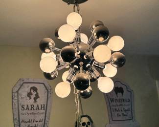 Love this hanging light fixture with extra bulbs