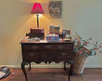 Furniture, lamps, decoratives