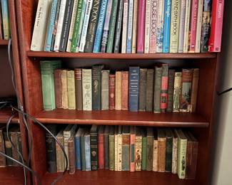 Mo Books