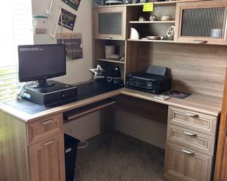 VERY NICE CORNER DESK SYSTEM WITH LEATHER TOP AND RIBBED GLASS