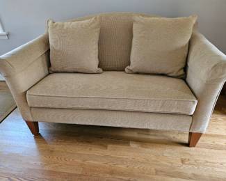Loose Pillow Design
