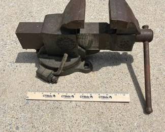 Prentiss Iron Vise