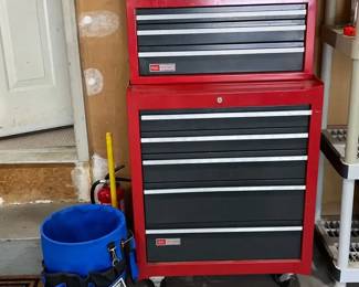 Craftsman Red And Black Rolling Tool Chest READ