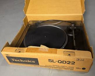 Technics Quartz Direct Drive Automatic Turntable System