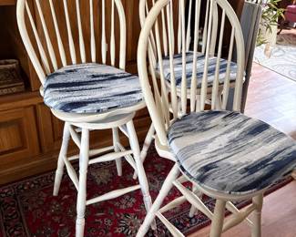 Swivel barstools