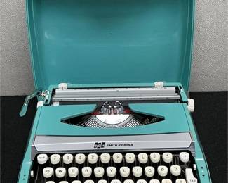 Vintage Smith Corona Corsair Deluxe Typewriter