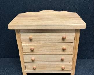 Wood jewelry box