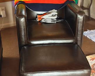 Leather chahir