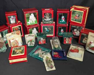 15CT157Carlton Cards Christmas Ornament Collection  More
