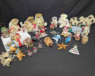 15CT159Raccoons, Bears, Santa  More