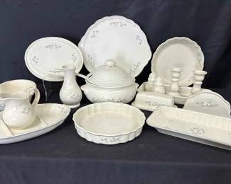 15CT166Vintage Pfaltzgraff Heirloom Serving Dishes  Decor Items
