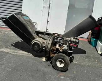 15CT736Yard Machines 10hp Chipper Shredder