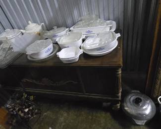Many Corningware with lids- extra lids available