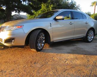 2011 Lincoln MKS Luxury Sedan (85,000 miles!)