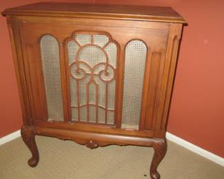 Vintage Radio Cabinet ( Spartan Model)