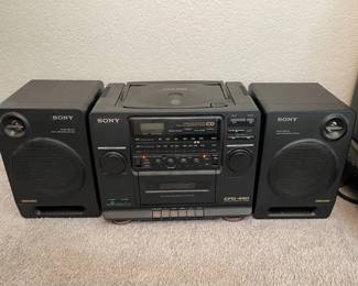 Sony CFO440 Boombox With Dual Detachable Speakers CD Player
