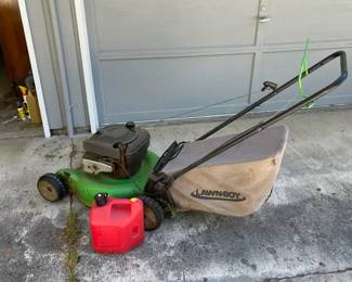Lawnboy 20 Deck Gas Lawn Mower With Briggs Stratton Motor Gas Can Partially Full