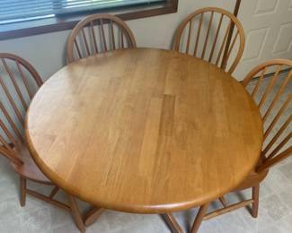 Wood Circle Dining Table with Four Chairs