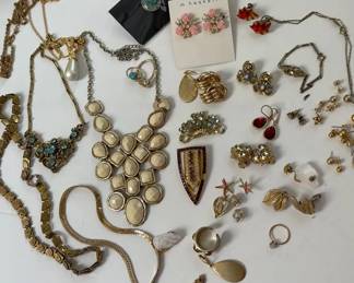 Variety Of Vintage Modern Costume Jewelry Pieces Gold TonedNecklaces Earrings