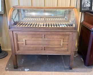 Antique Oak Curved Glass Humidor